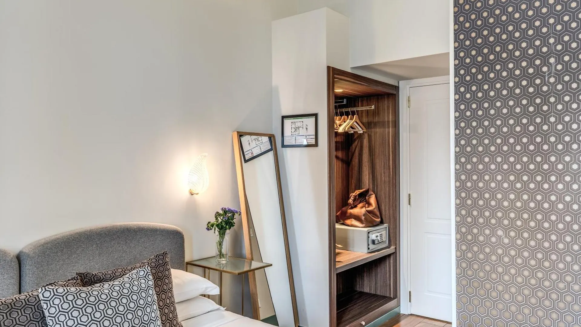 Tree Charme Trilussa Bed & Breakfast Rome Italy