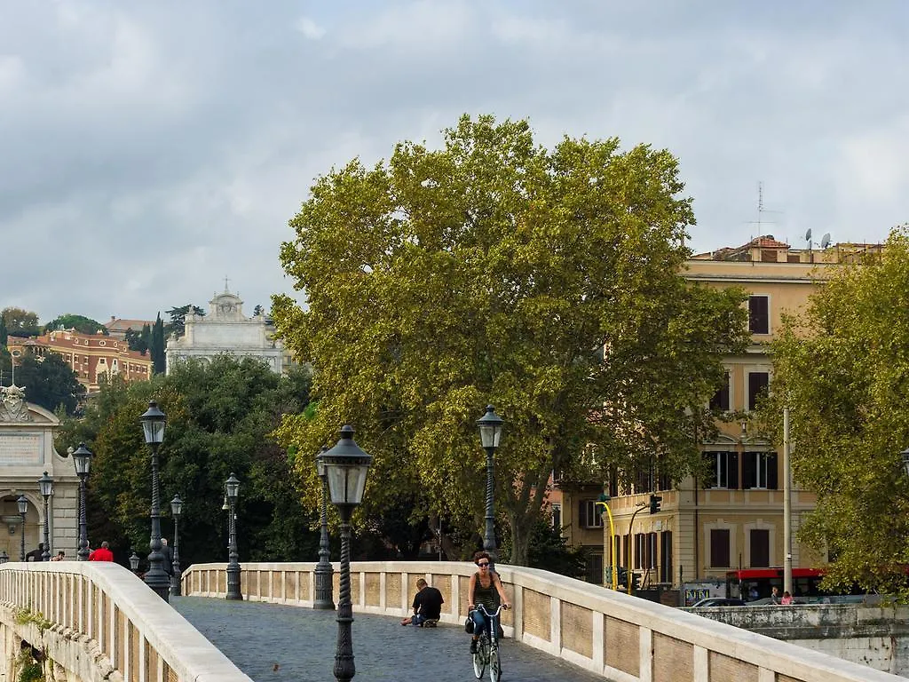 **  Tree Charme Trilussa Bed & Breakfast Rome Italy