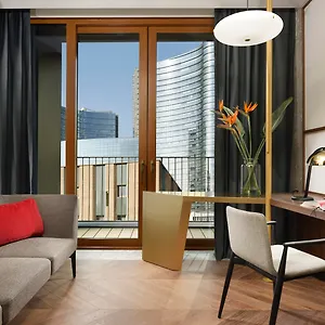 Verticale | Esperienze 4*, מילאנו איטליה