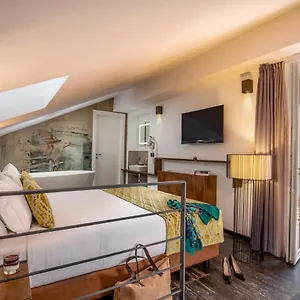 3* מלון Navona Essence