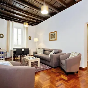 Pellegrino Apartment